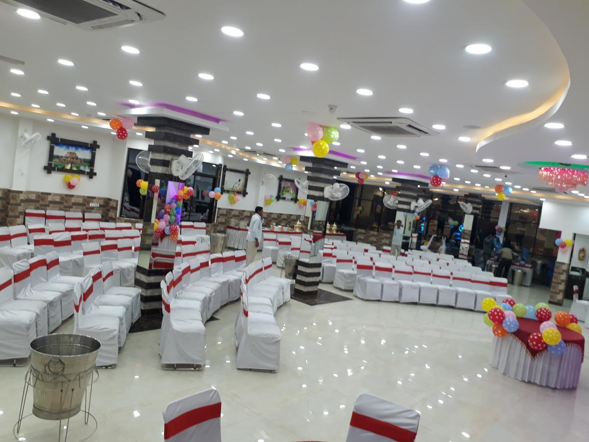 Hotel Natraj Sasaram Bagian luar foto